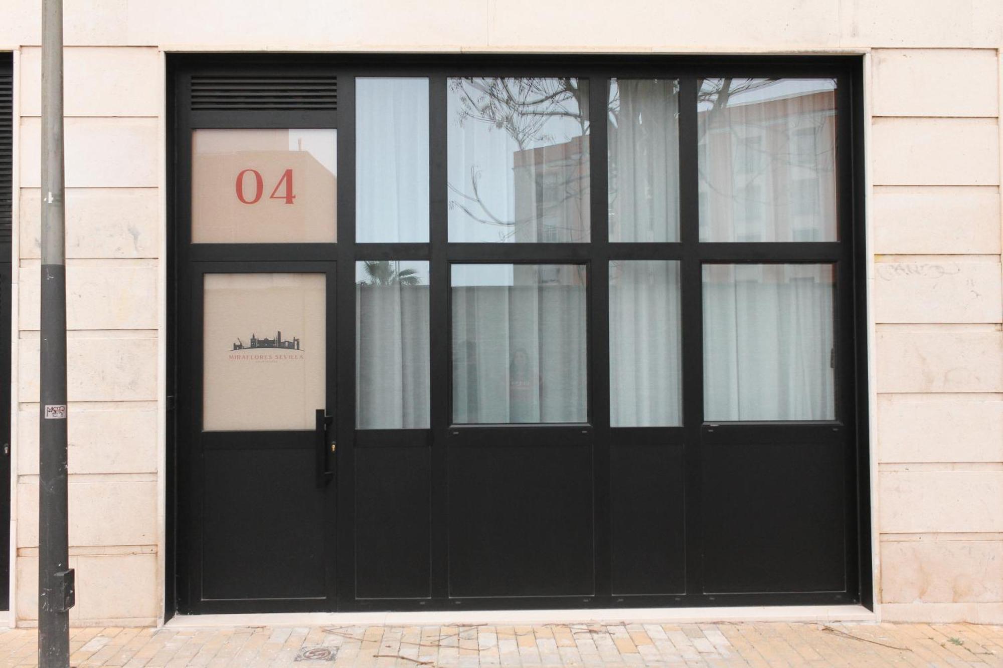 Monkeys Apartments Miraflores Севиля Екстериор снимка