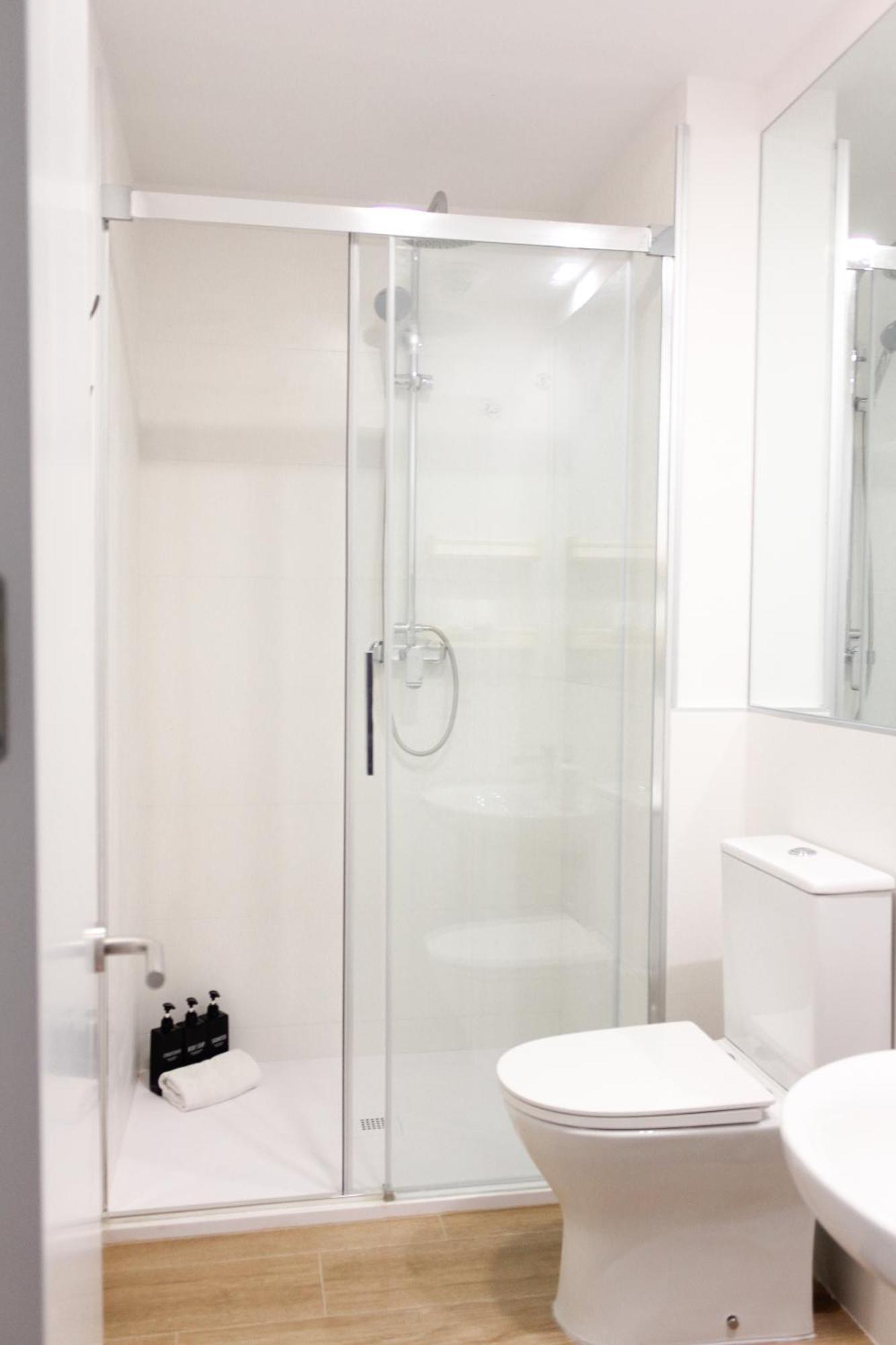 Monkeys Apartments Miraflores Севиля Екстериор снимка