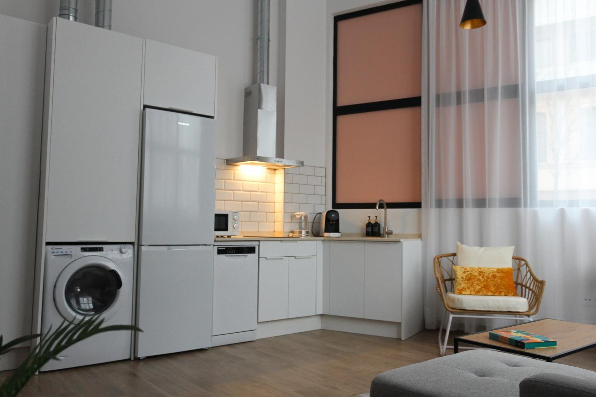 Monkeys Apartments Miraflores Севиля Екстериор снимка