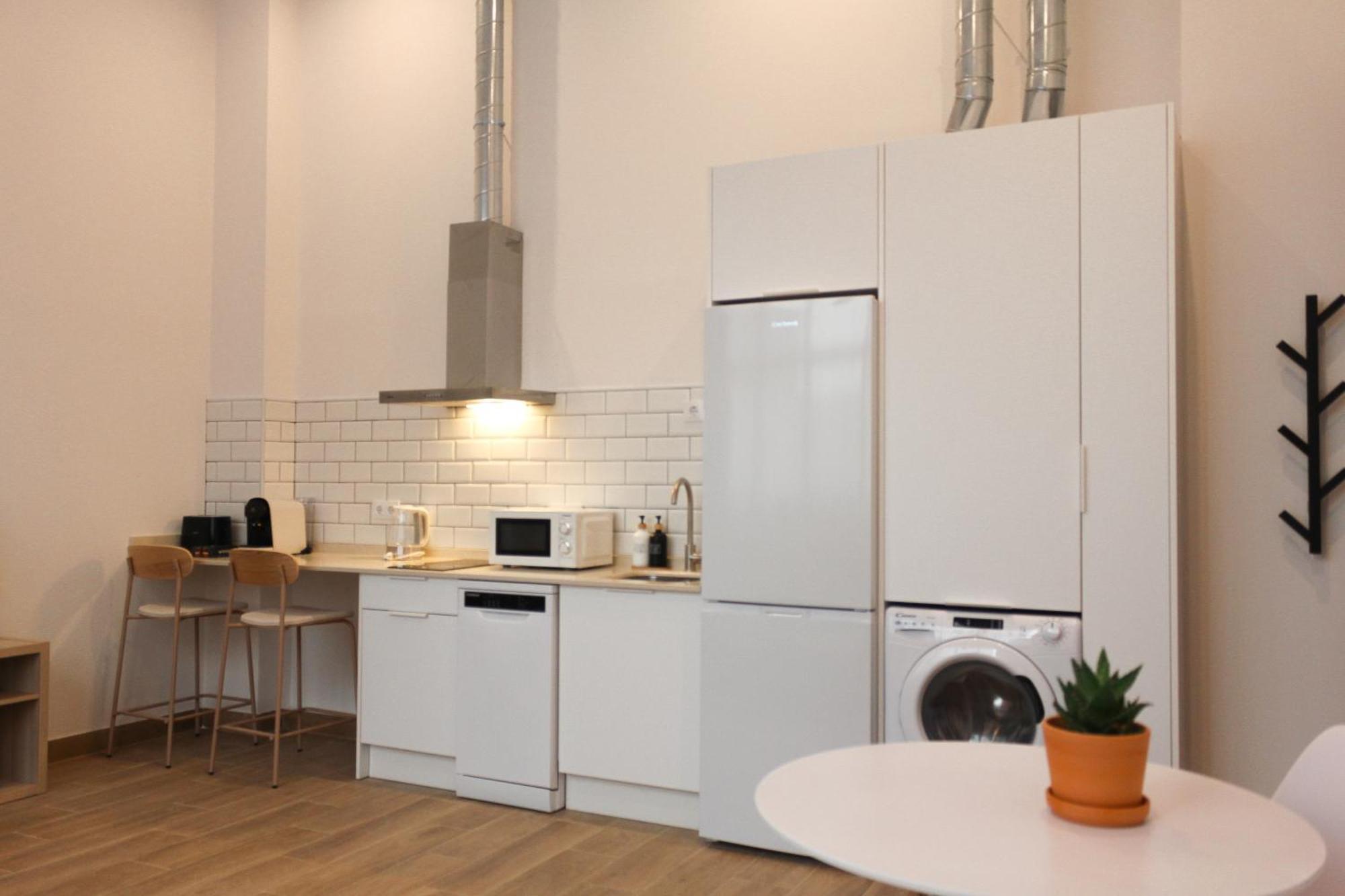 Monkeys Apartments Miraflores Севиля Екстериор снимка