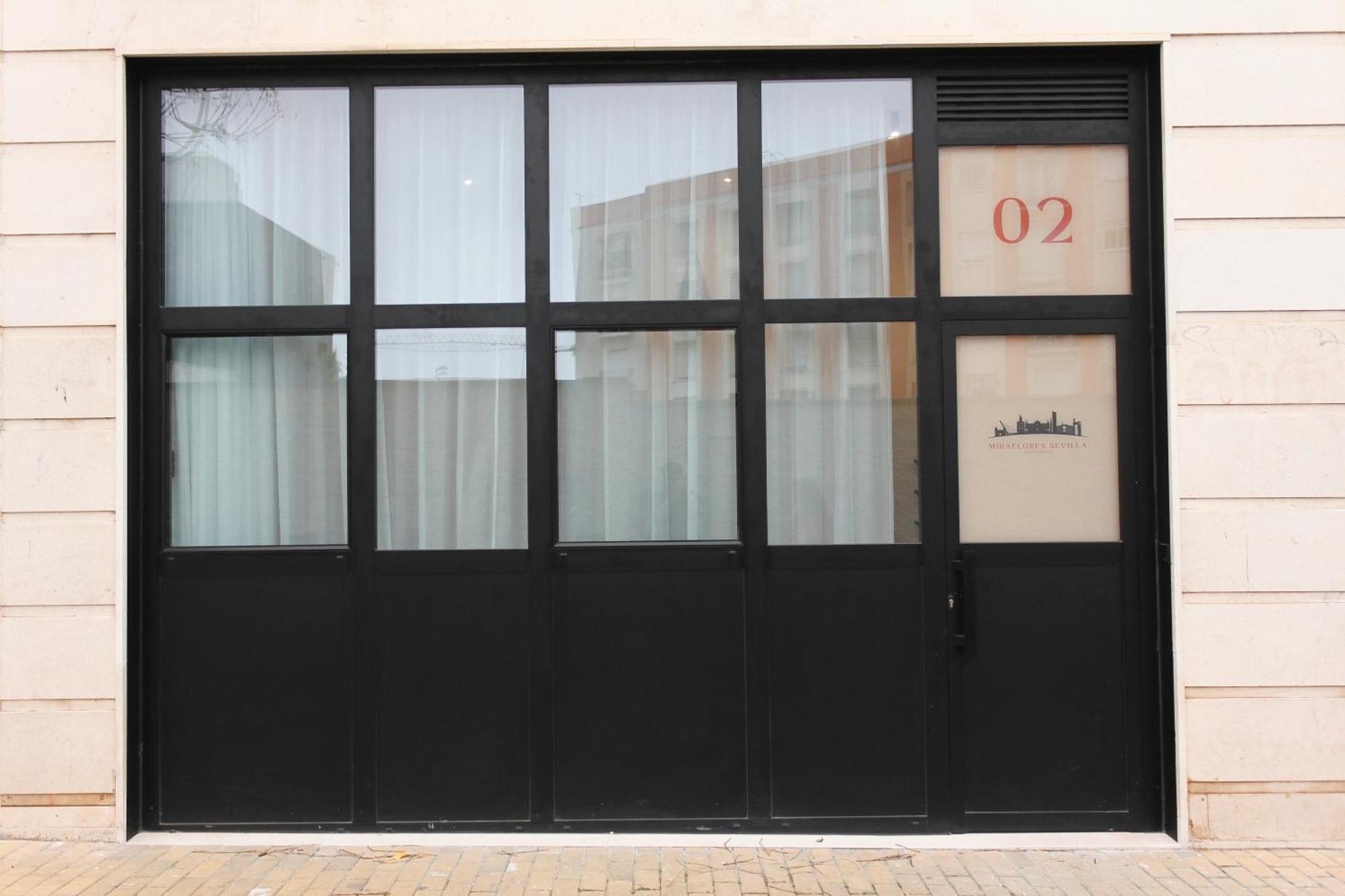 Monkeys Apartments Miraflores Севиля Екстериор снимка